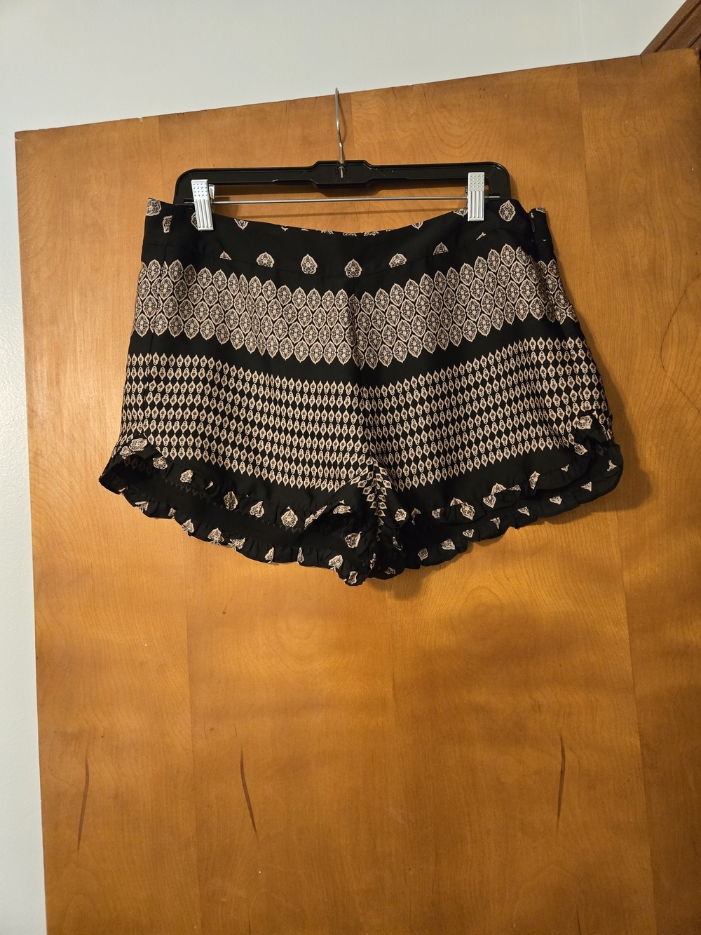 Avec Les Filles Moroccan Tile Print Shorts Black White Size 12